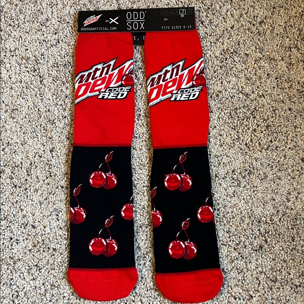 Mountain Dew odd Sox NWT